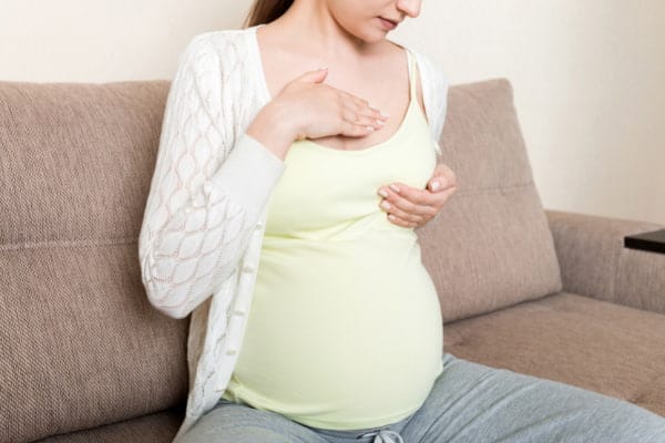 Prurito al seno in gravidanza: Cause, sintomi e rimedi