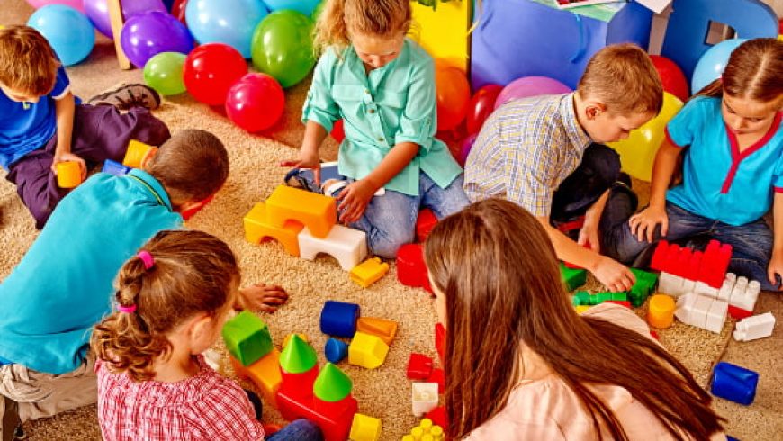 Giochi di gruppo per bambini dai 6 ai 10 anni: I migliori 5